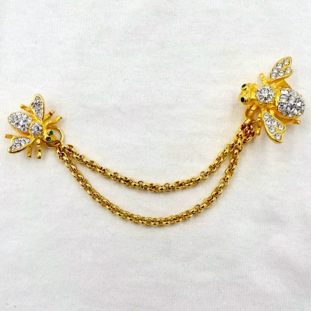 Vintage Joan Rivers Classic Collection gold tone double bee brooch with chain. - Picture 3 of 10